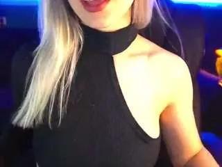 Sashablooms from CamSoda