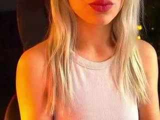 Sashablooms from CamSoda