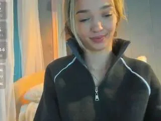 Sassyt33n from CamSoda