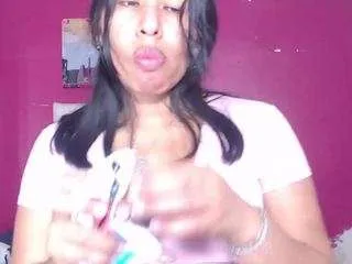 secrett-desiree from CamSoda is Freechat