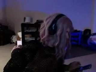 Sissytrixiee from CamSoda