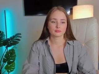 sweet-amily from CamSoda is Freechat