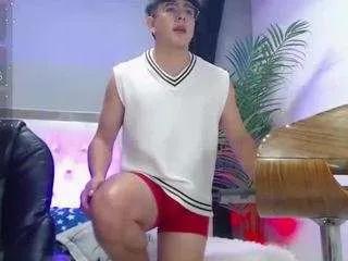 sweet-jeremy from CamSoda is Freechat