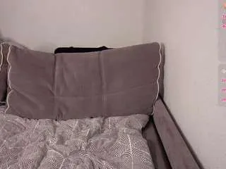 sweet-zz-gold from CamSoda is Freechat