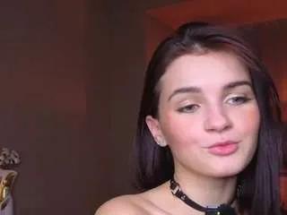 Synne-g1ows from CamSoda