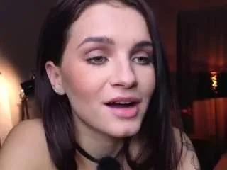 Synne-g1ows from CamSoda