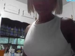 Tastethepeach from CamSoda