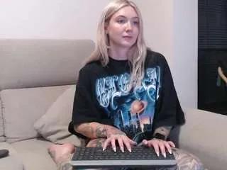 tattoobbgirl from CamSoda is Freechat