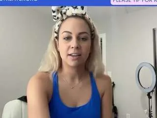 tiffstreatsxoxo on CamSoda 