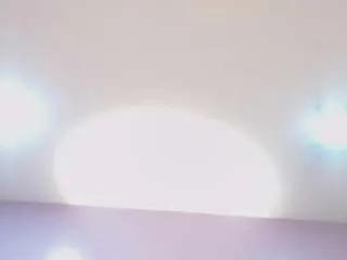tiinyemilly from CamSoda is Freechat