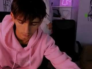 tobi-yours from CamSoda is Freechat