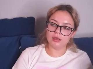 trinhhellmuth from CamSoda is Freechat