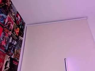 uveuvede from CamSoda