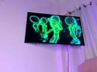 Girls: try live performances with matured performers, from dancing to quirks, in a variety of beautiful sex cams.