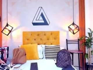 violeta-sweet118 from CamSoda is Freechat