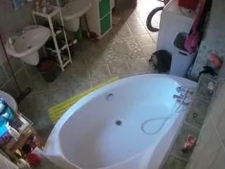 voyeurcam-julmodels-bath-1st-1 from CamSoda is Freechat