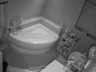 voyeurcam-julmodels-bath-1st-2 from CamSoda is Freechat