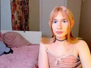 yoi-mika from CamSoda is Freechat