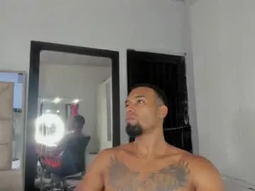 11inchesblackcock from Chaturbate