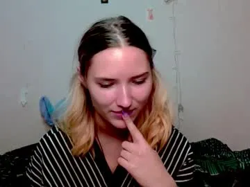 _kikiclark_ from Chaturbate