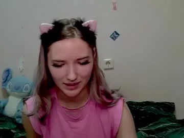 _kikiclark_ from Chaturbate