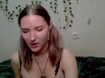 _kikiclark_ from Chaturbate