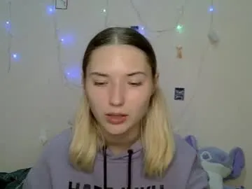 _kikiclark_ from Chaturbate