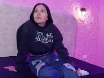 Adaira31 from Chaturbate