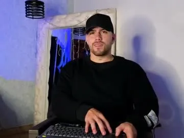 Ades_lowe from Chaturbate