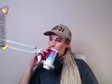 Cassiemich from Chaturbate