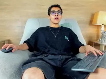 cristian_suarezz_ from Chaturbate is Freechat