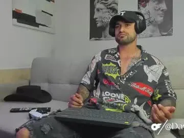 Davevilboy from Chaturbate