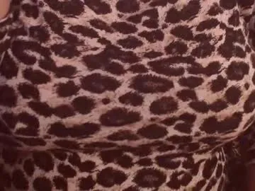 Divineblond from Chaturbate