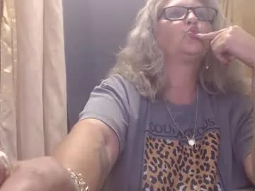 Divineblond from Chaturbate