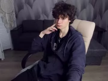 Edvardblare from Chaturbate