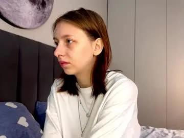 ellie_hollow from Chaturbate