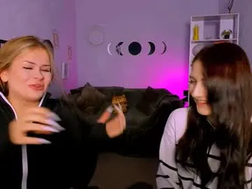 Girls: try live performances with matured performers, from dancing to quirks, in a variety of beautiful sex cams.