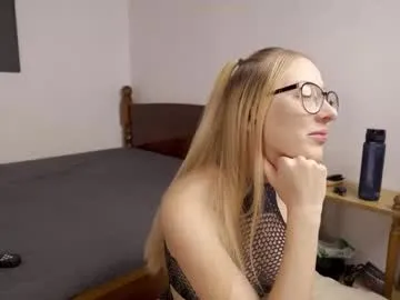 foxeslovefoxes from Chaturbate is Freechat