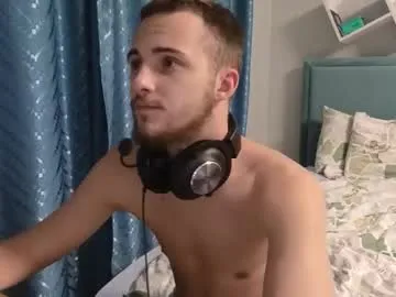 Golden_boyyy21 from Chaturbate