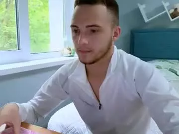 Golden_boyyy21 from Chaturbate