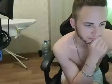Golden_boyyy21 from Chaturbate