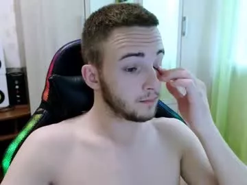 Golden_boyyy21 from Chaturbate