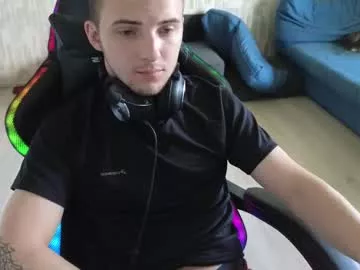Golden_boyyy21 from Chaturbate