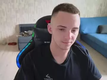Golden_boyyy21 from Chaturbate