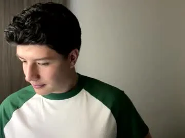 Goldenknight33 from Chaturbate