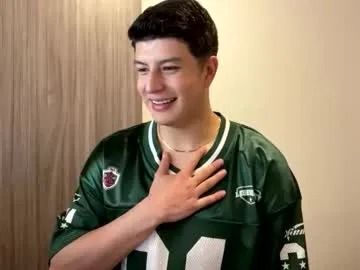 Goldenknight33 from Chaturbate