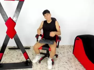 Harry_latinboy from Chaturbate