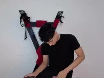 Harry_latinboy from Chaturbate