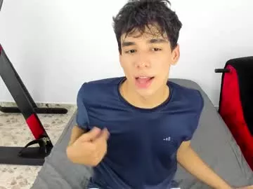 Harry_latinboy from Chaturbate