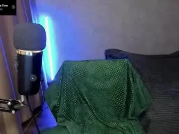 Hell_hotline from Chaturbate